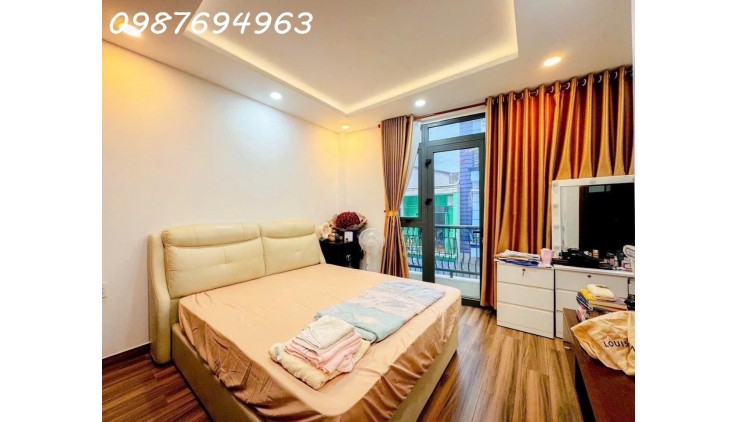 Q7 NGUYỄN THỊ THẬP NHÀ ĐẸP KIẾN TRÚC SƯ THIẾT KẾ GẦN CHỢ TÂN MỸ SỔ VUÔNG 5x12m 8.xT